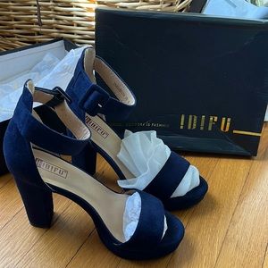 Suede navy blue platform heels 4” size 6.5